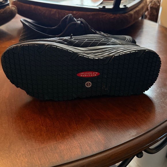 Skechers Womens cushioned slip resistant black Sneakers size 10 medium width - Picture 7 of 7